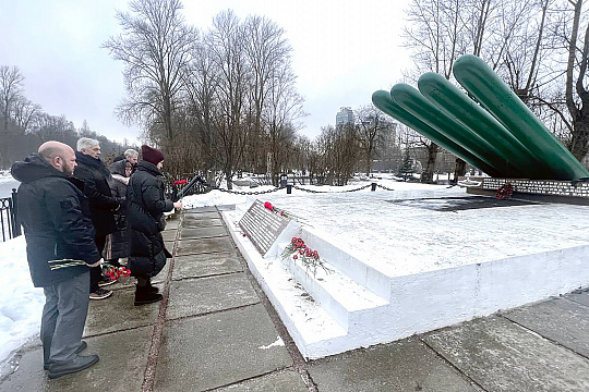В День снятия блокады Ленинграда сотрудники департамента Роснедр возложили цветы к братской могиле экипажа Краснознаменной подводной лодки Балтики «Щ-323»
