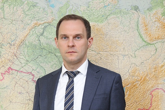 Поздравление врио руководителя Федерального агентства по  недропользованию Е.И. Петрова с Днем нефтяной, газовой и топливной промышленности